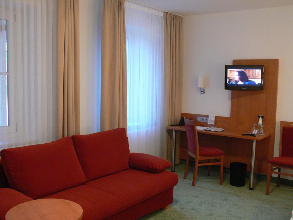 Hotel-Restaurant Roter Ochsen Lauchheim المظهر الخارجي الصورة